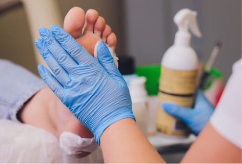 Toe gangrene gloves